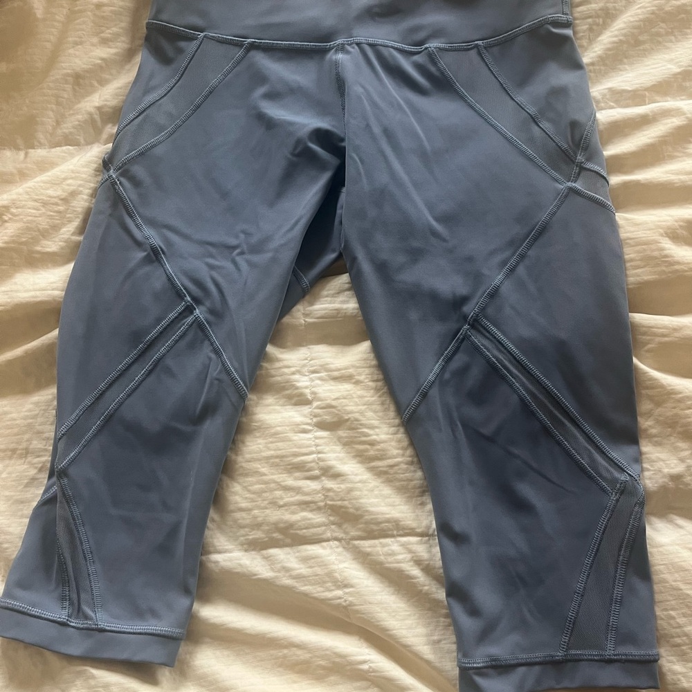 Lululemon 3/4 cut leggings